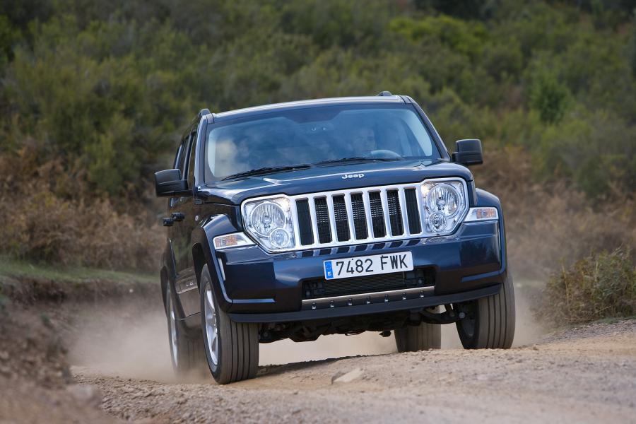  Jeep Cherokee 2008 года  (фото 18 из 161)